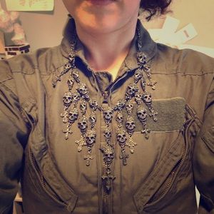 🖤🏝🌞Goth skull & rhinestone necklace